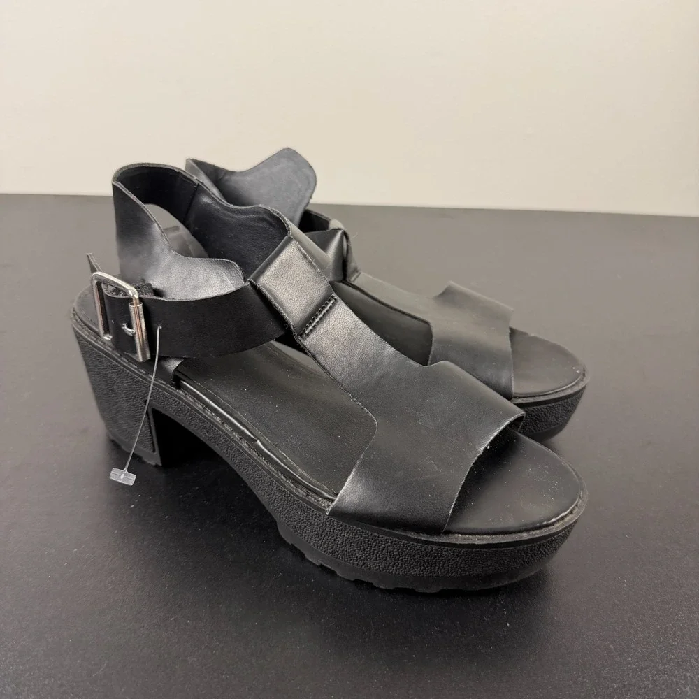 Candies Platform Sandals Women's 7M Black Leather T-Strap Chunky Buckle Heels